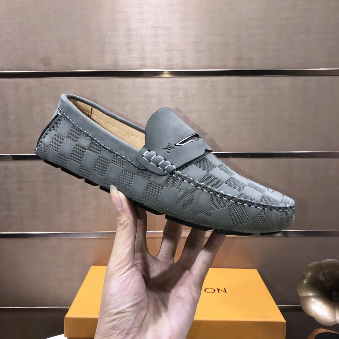 Men's men's shoes 💰420💰 [LV Doudou shoes] (water-dyed cowhide lining) new model is on the market, available on the official website. The new Doudou shoes are processed into single-color materials, and the uppers are made of imported cowhide material. The body of the shoe is fully hemmed with mark thread, and is lined with imported original cowhide leather. The elegant shoe shape is super suitable for all-matching, and the size is 38-44.
